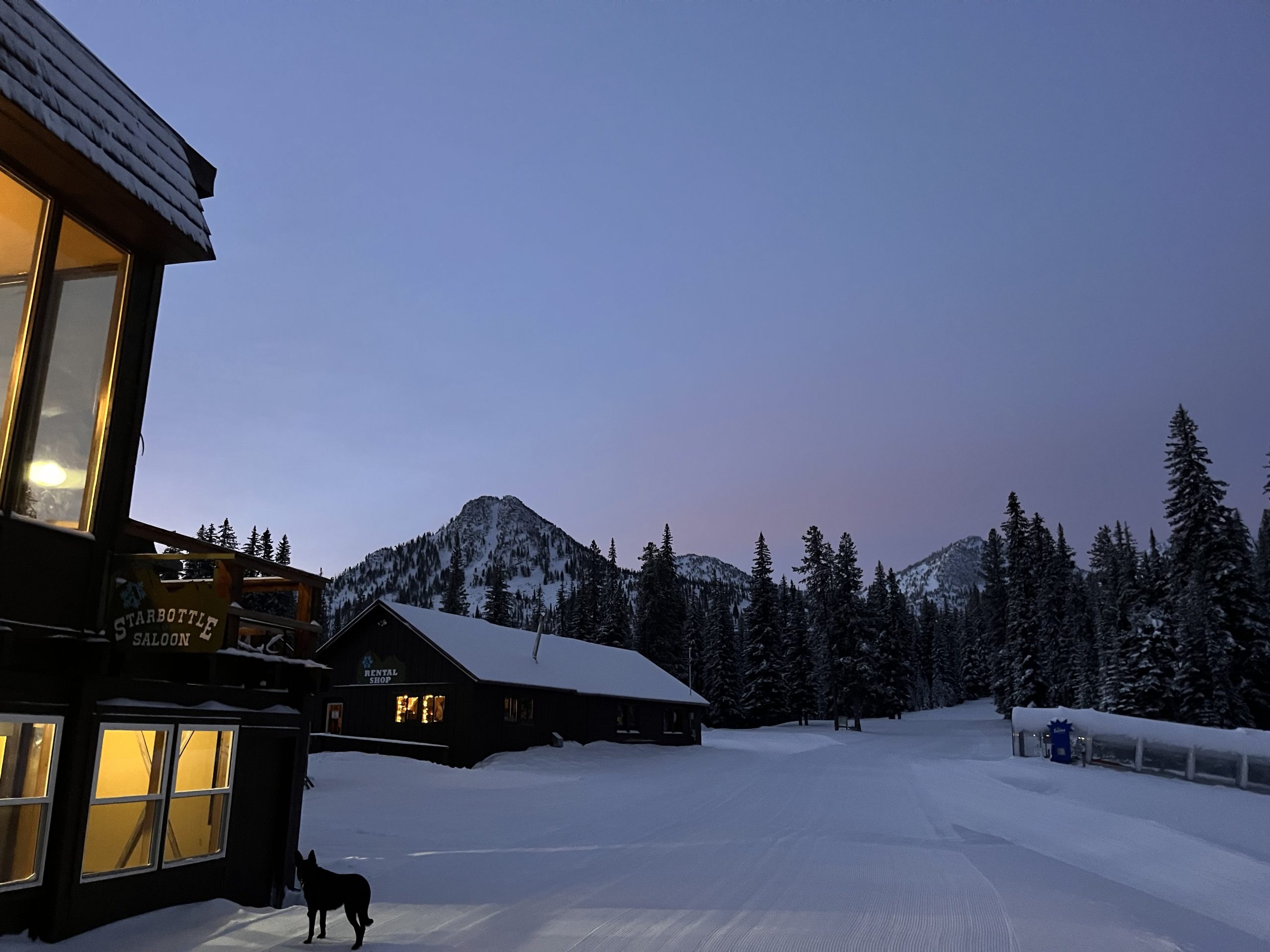 Beautiful morning for Santa Anthony Lakes Mountain Resort