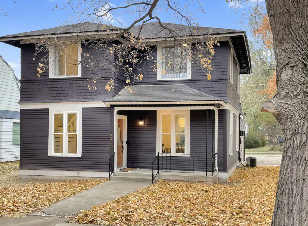 The Madison Classic Downtown Home with Hot Tub Anthony Lakes